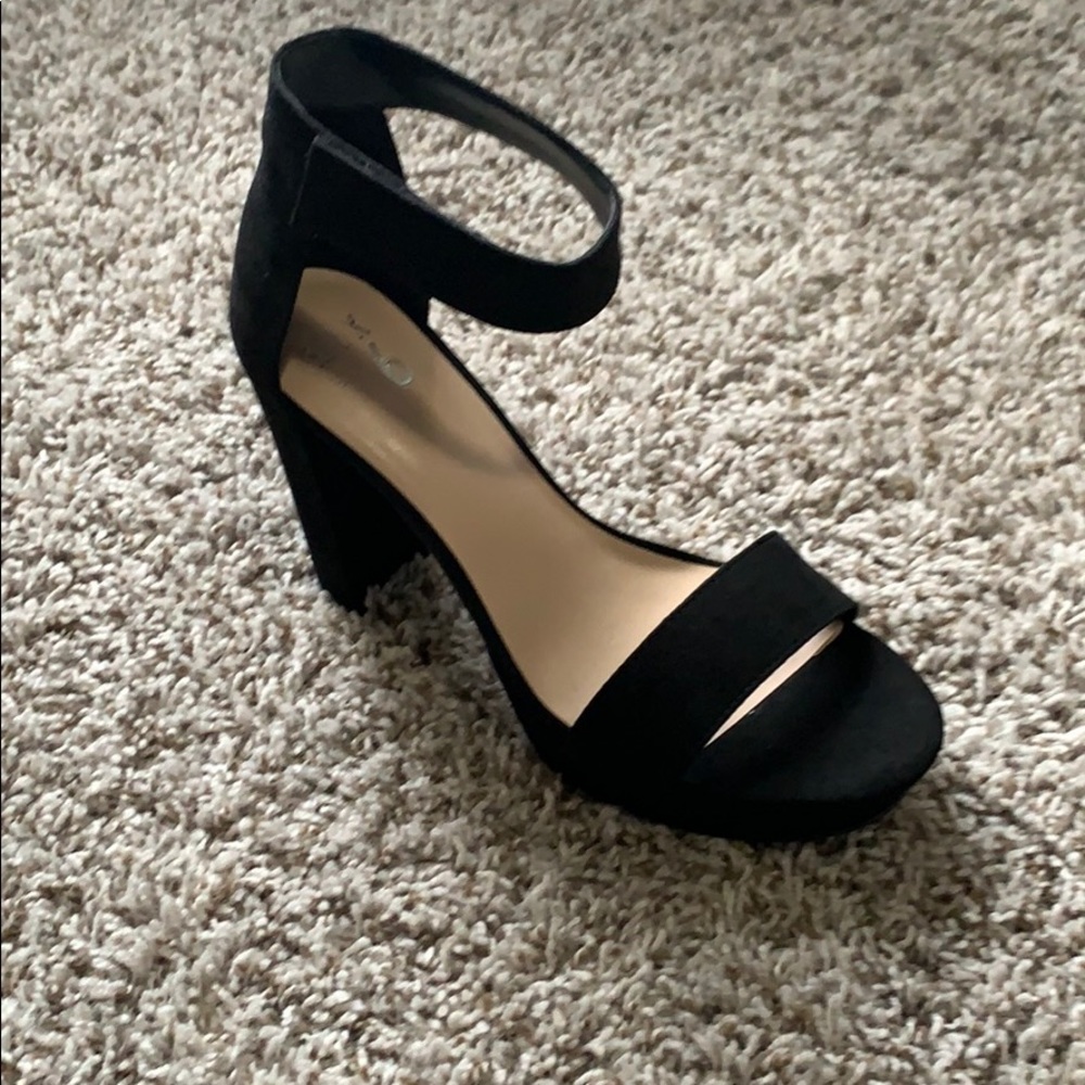 Mix no.6 black heels!